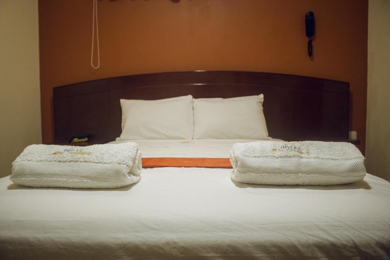 Hotel Real ชิมโบเต ภายนอก รูปภาพ