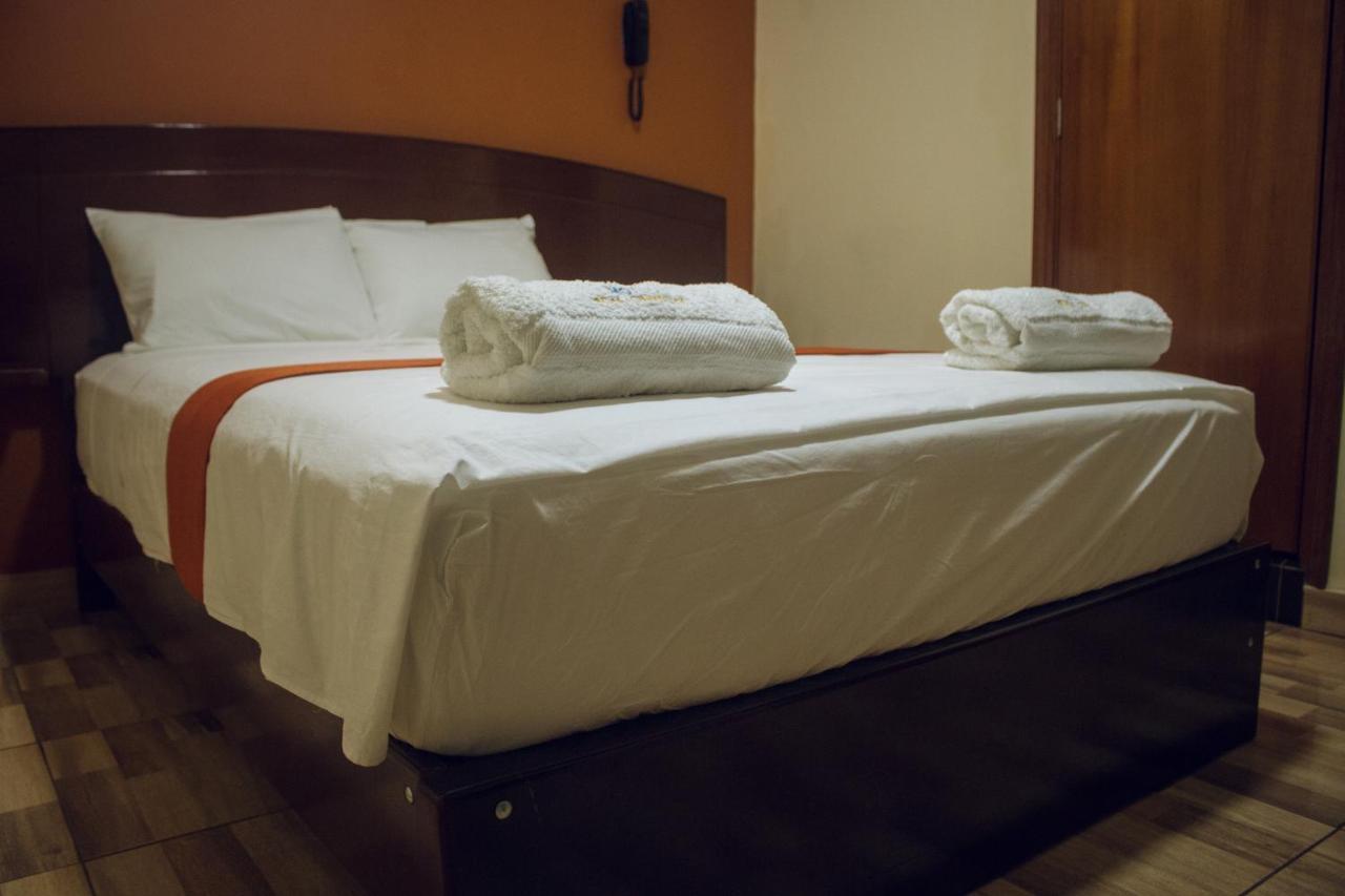 Hotel Real ชิมโบเต ภายนอก รูปภาพ